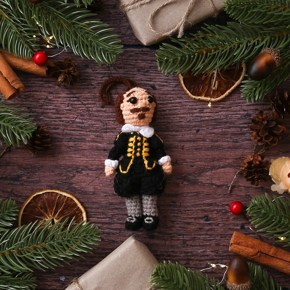 Fair Trade Crocheted Shakespeare Decoration - Image 3