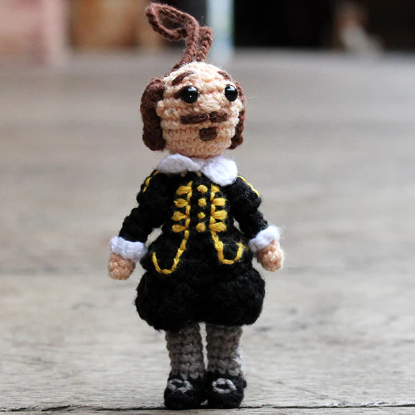 Fair Trade Crocheted Shakespeare Decoration - Image 4
