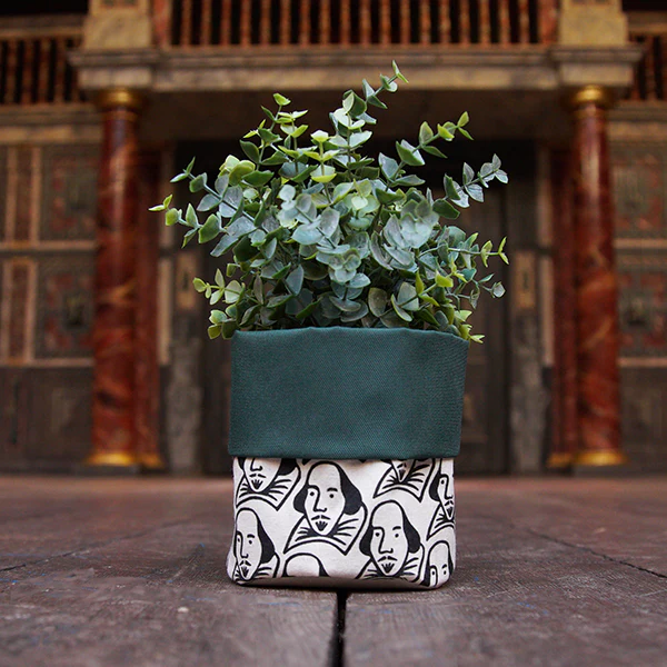 Shakespeare Plant Pot Holder - Image 3